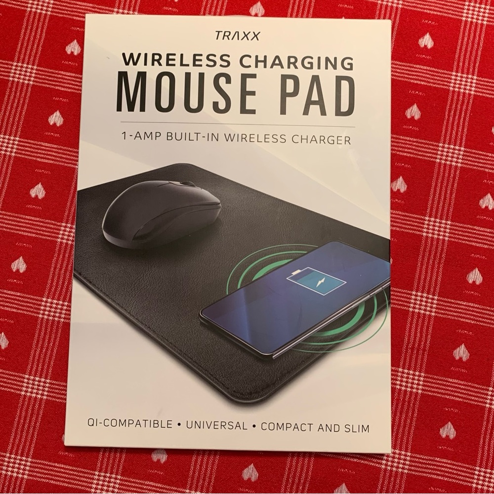 NWOT Traxx Wireless Charging Mouse Pad
